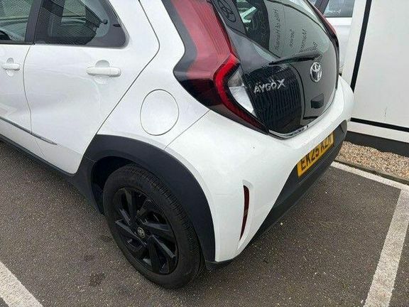 Toyota Aygo X Pure Automatic EK25KZN White #4