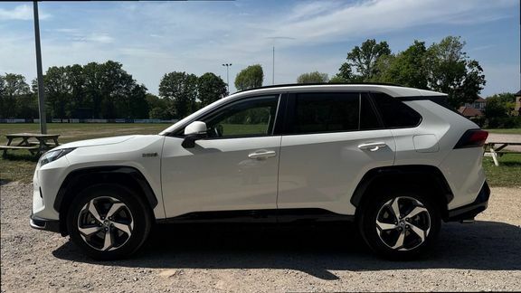 Toyota Rav 4 Rav4 Plug-in Design GY24AAE White #6