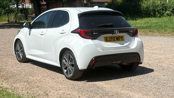 Toyota Yaris Excel Tech Pack EJ72WFY White #5