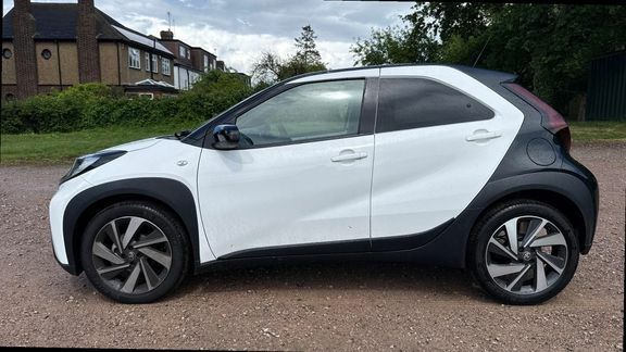Toyota Aygo X Edge White #6