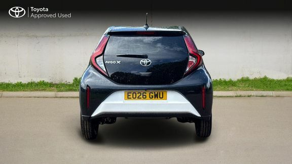 Toyota Aygo X Edge White #4