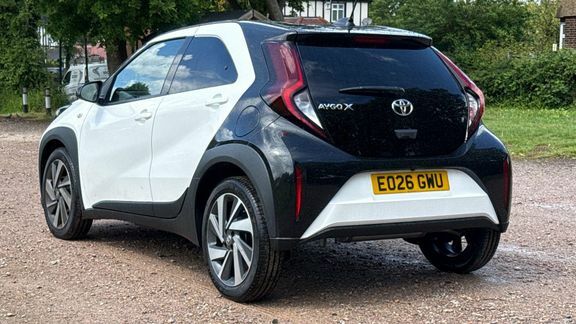 Toyota Aygo X Edge White #5