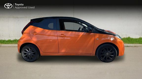 Toyota Aygo X X-cite M Bitone WG69CZC #2