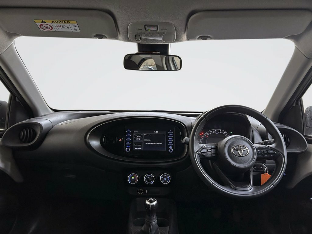 Toyota Aygo X 1L Pure NL72LVC White #3