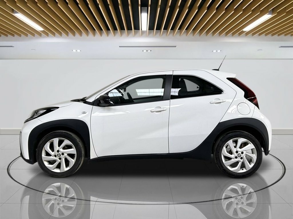 Toyota Aygo X 1L Pure NL72LVC White #5