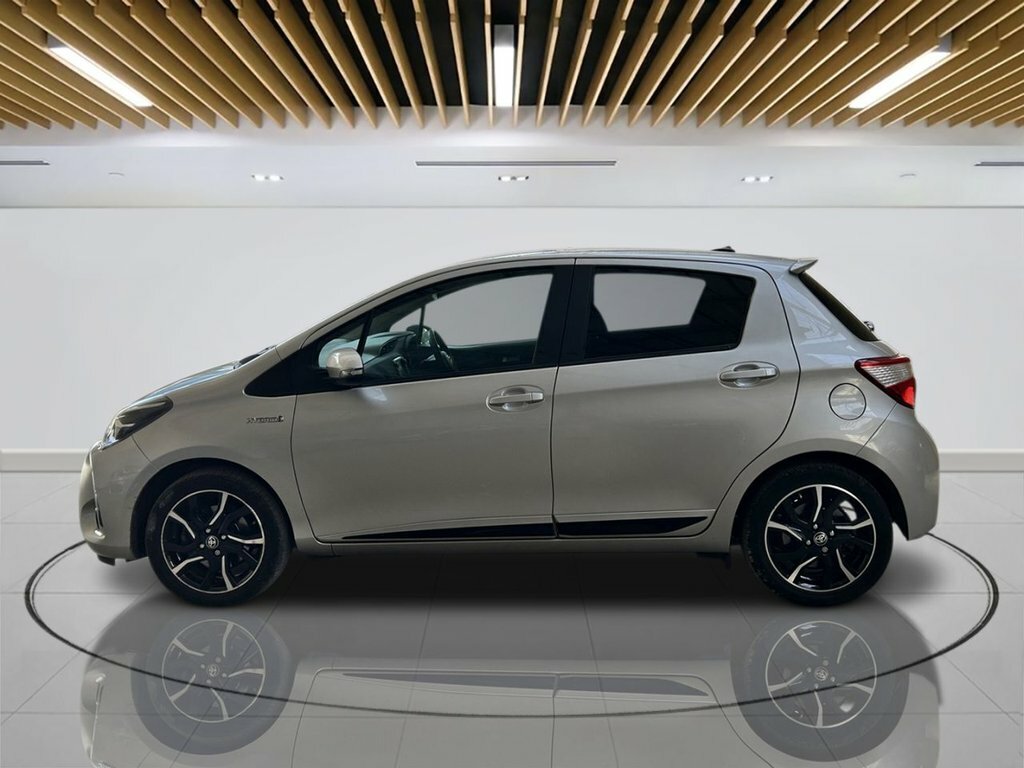 Toyota Yaris 1.5L Design FN18JVZ Silver #5