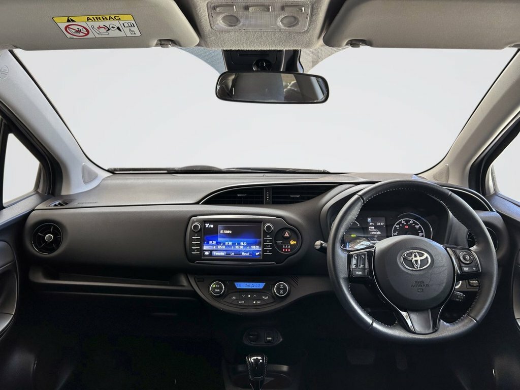 Toyota Yaris 1.5L Design FN18JVZ Silver #3