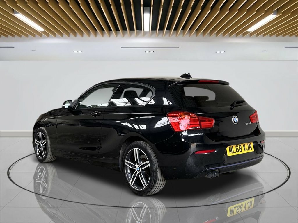 BMW 1 Series 2L Sport ML68VJN Black #6