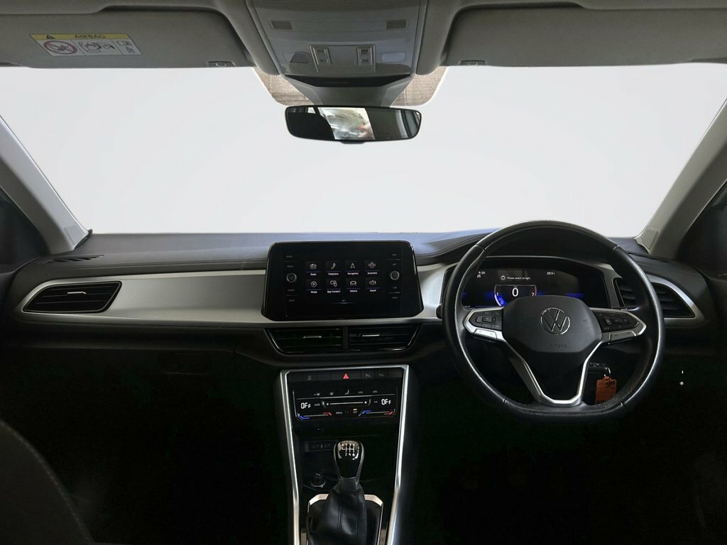 Volkswagen T-Roc 1L Life VO72JWN White #3