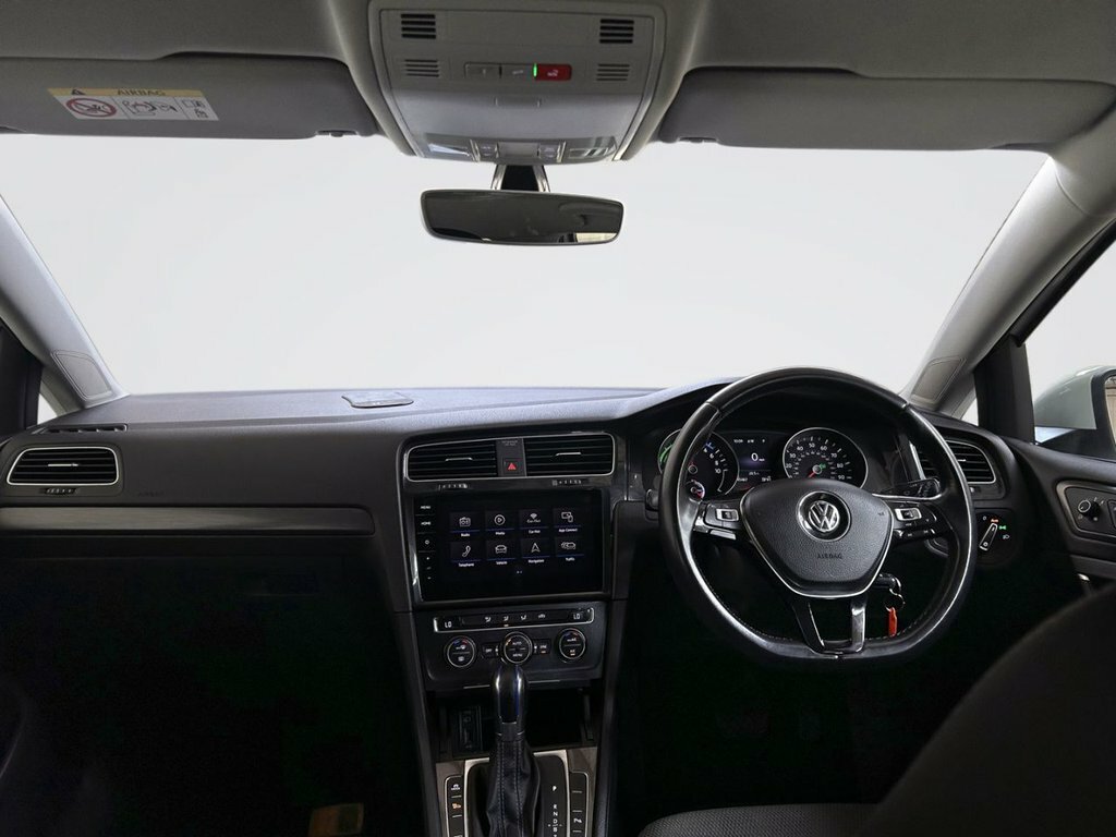 Volkswagen e-Golf Hatchback GF68ZTW White #3