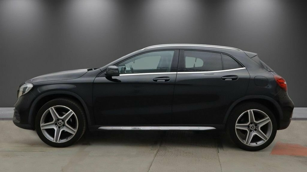 Mercedes-Benz GLA Class 1.6L Amg Line Edition KU69HKX Black #6