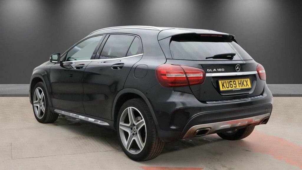 Mercedes-Benz GLA Class 1.6L Amg Line Edition KU69HKX Black #3
