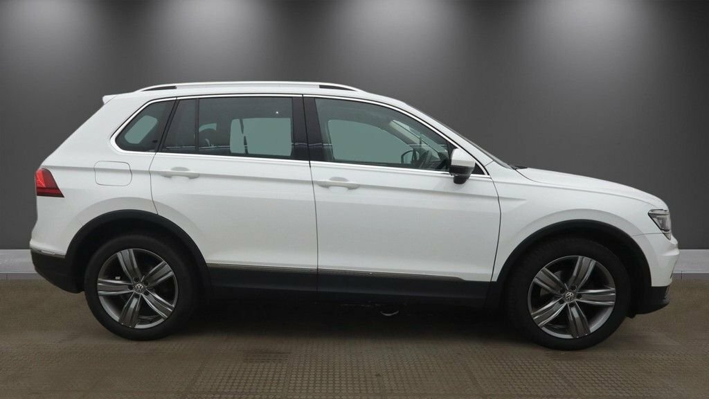 Volkswagen Tiguan 2L Sel PN18YFZ White #5