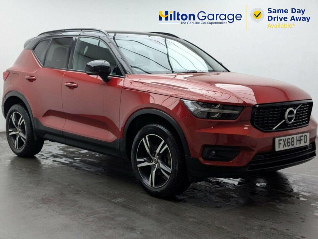 Volvo XC40 1.5L R-design Red