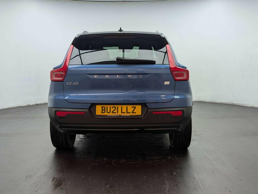 Volvo XC40 1.5L R-design Pro BU21LLZ Blue #2