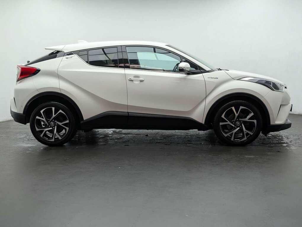 Toyota C-Hr 1.8L Design MH68LSF White #3