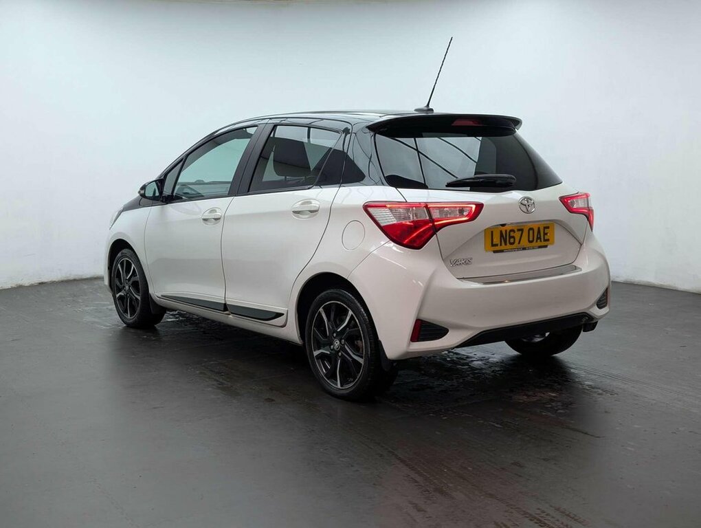 Toyota Yaris Hatchback LN67OAE #6