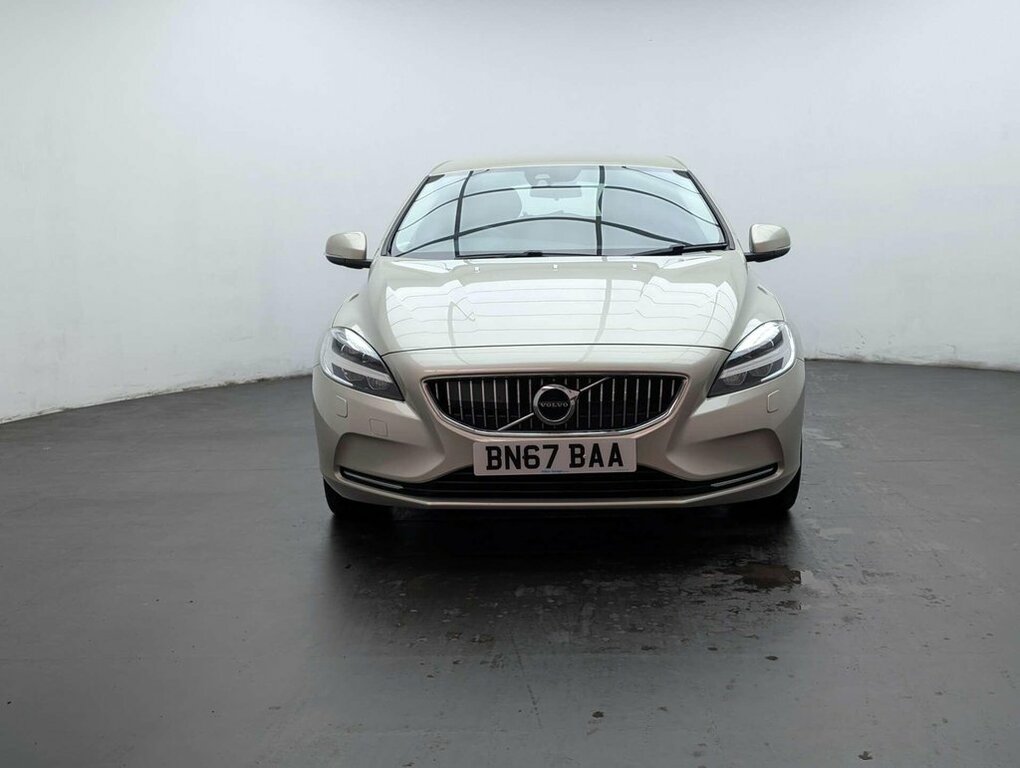 Volvo V40 2.0 V40 Inscription T3 Gold #3