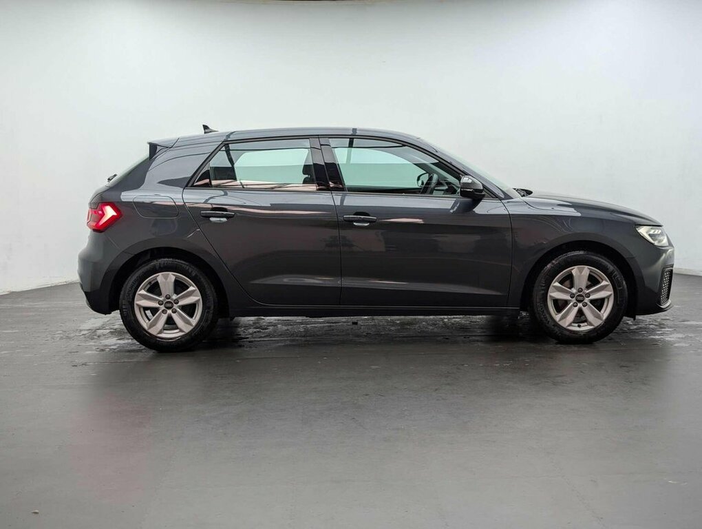 Audi A1 1L Technik LT72KVX Grey #5