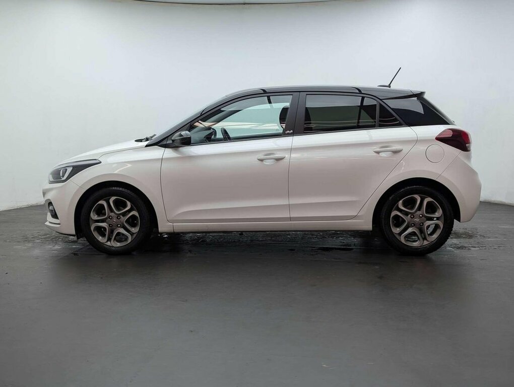 Hyundai I20 1.2L Play White #5