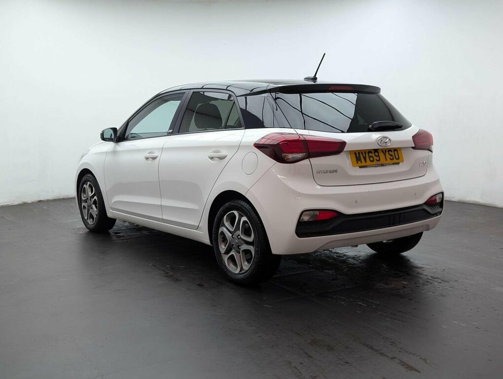 Hyundai I20 1.2L Play White #6
