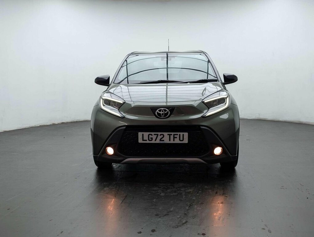 Toyota Aygo X 1L Exclusive LG72TFU Green #3