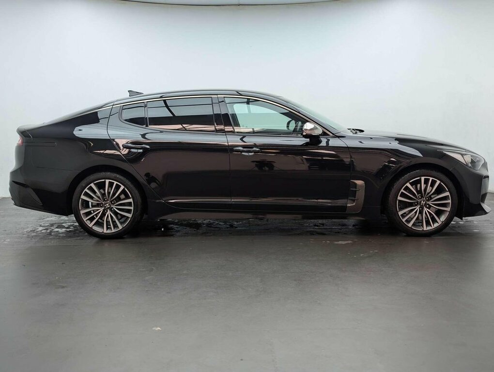 Kia Stinger 2L Gt-line Black #5