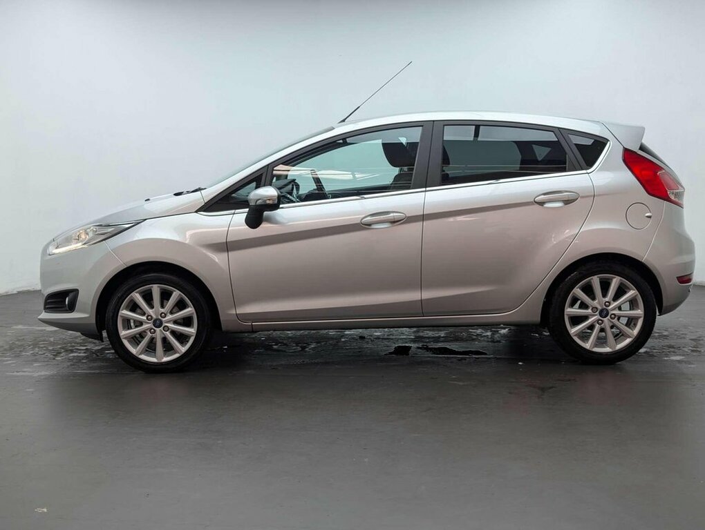 Ford Fiesta 1.6L Titanium Silver #5