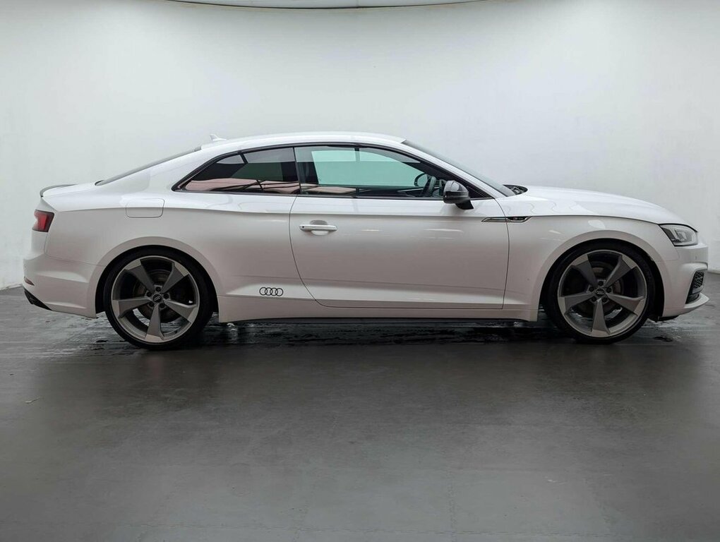 Audi A5 2L Black Edition White #5