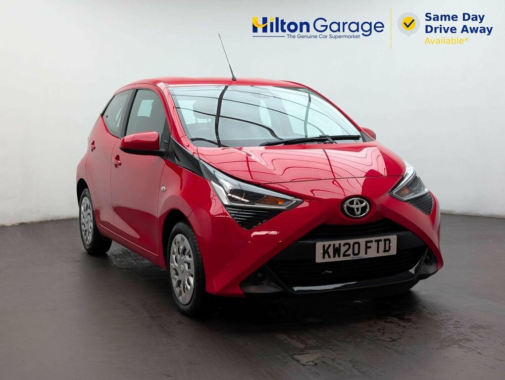 Toyota Aygo X 1L X-play Red