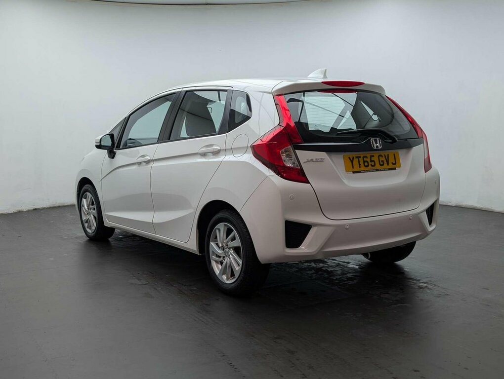 Honda Jazz 1.3L Se YT65GVJ White #6
