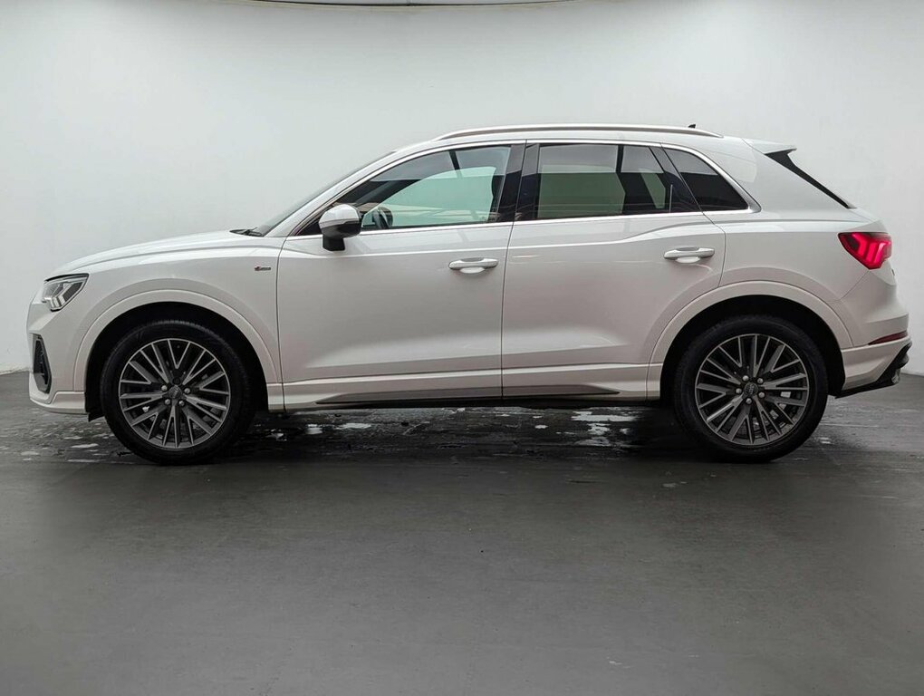 Audi Q3 1.5L S Line VN20BKV White #2