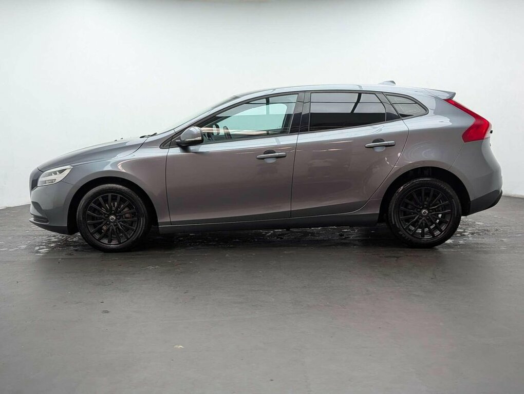 Volvo V40 2.0 V40 Momentum T2 YR66CPV Grey #5