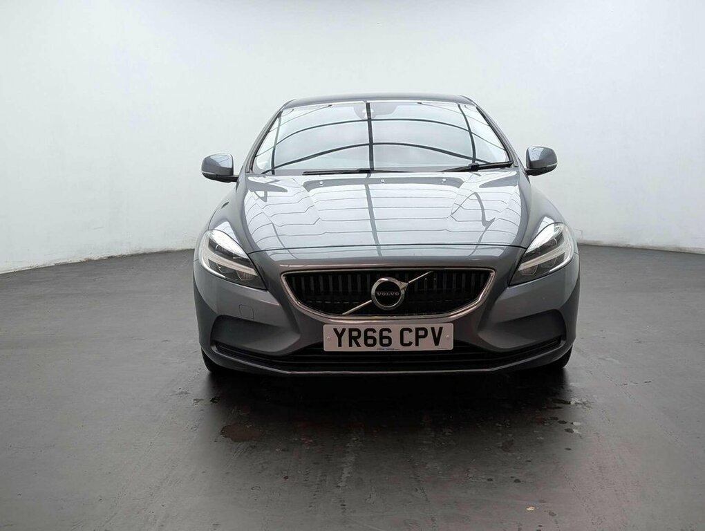 Volvo V40 2.0 V40 Momentum T2 YR66CPV Grey #3