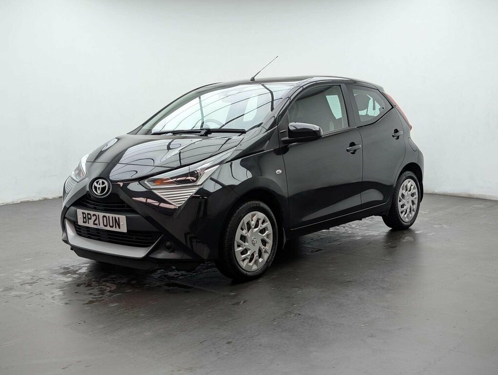 Toyota Aygo X 1L X-play Black #4