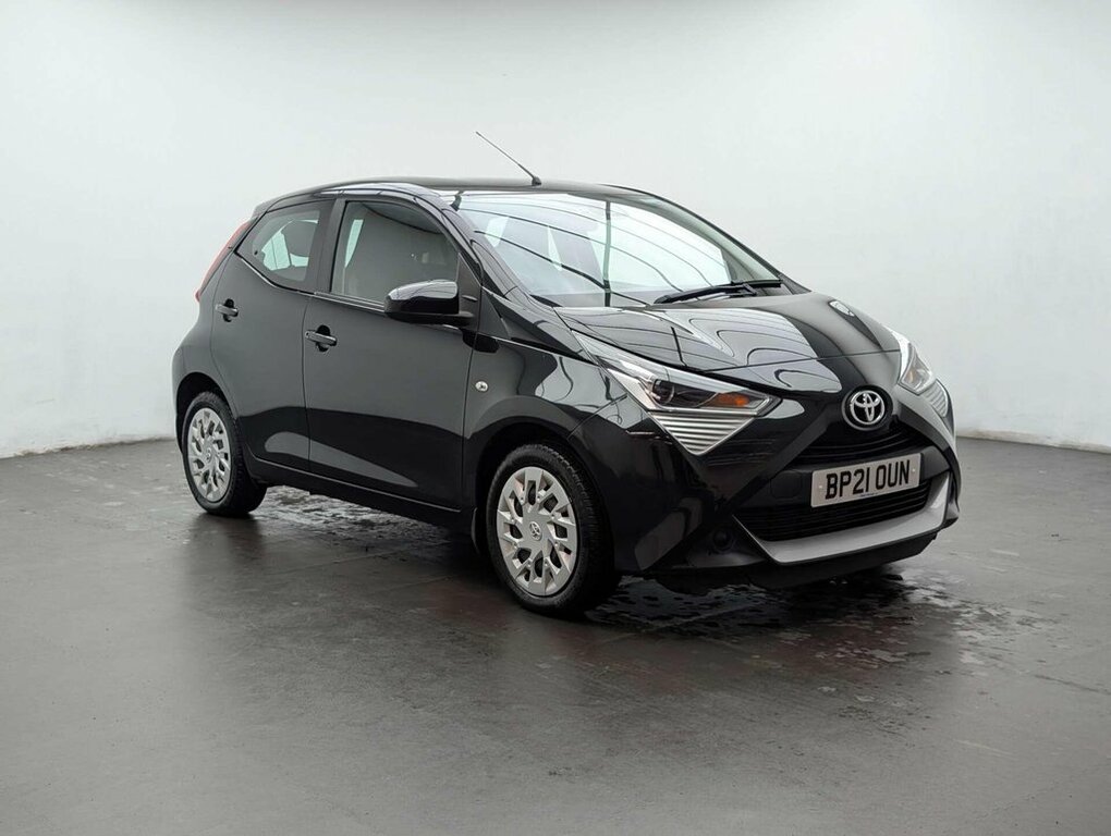 Toyota Aygo X 1L X-play Black #2