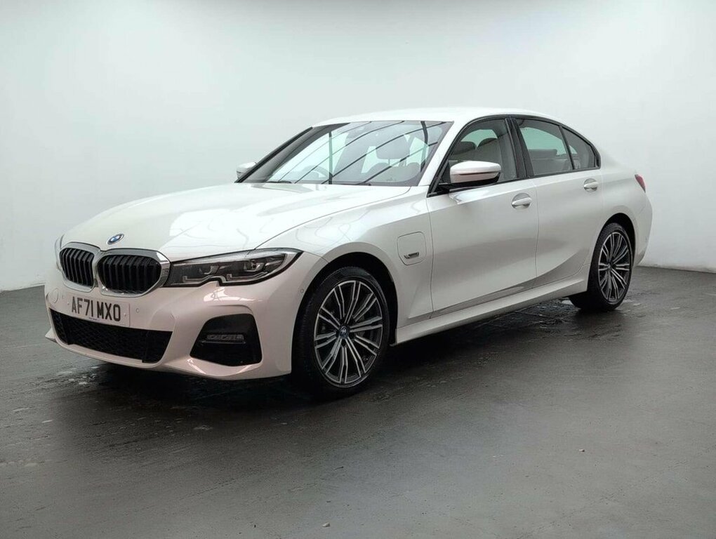 BMW 3 Series 2L M Sport AF71MXO White #4