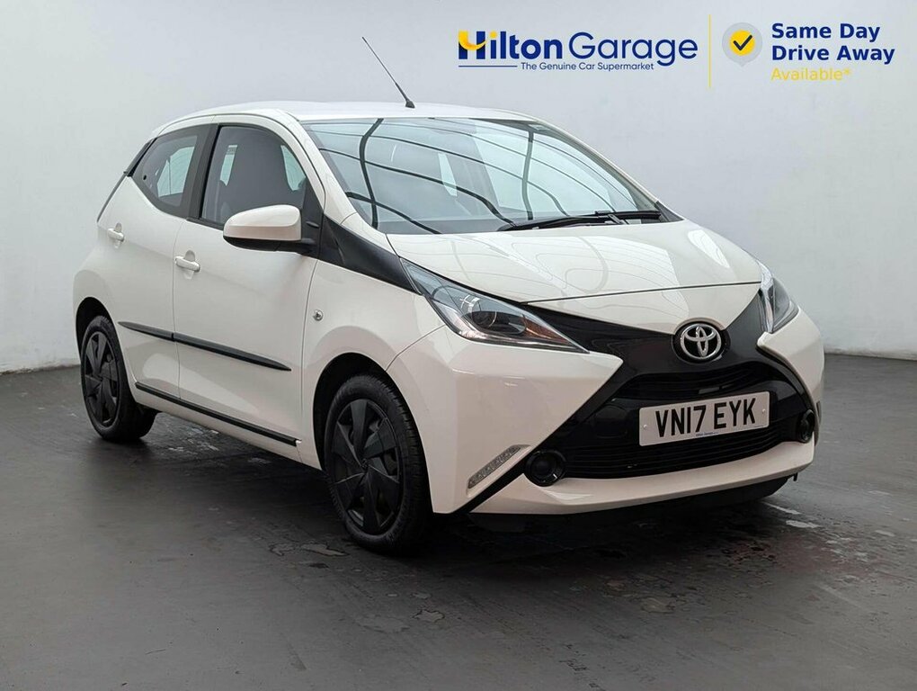 Toyota Aygo X 1L X-play White
