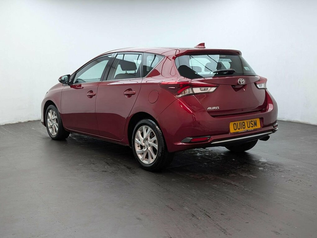 Toyota Auris 1.2L Icon Tech Red #6