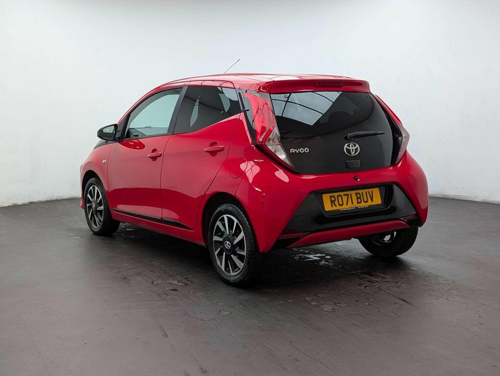 Toyota Aygo X 1L X-trend Red #6