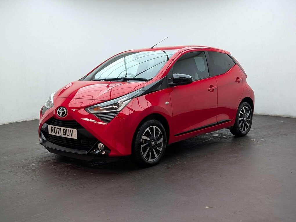 Toyota Aygo X 1L X-trend Red #4