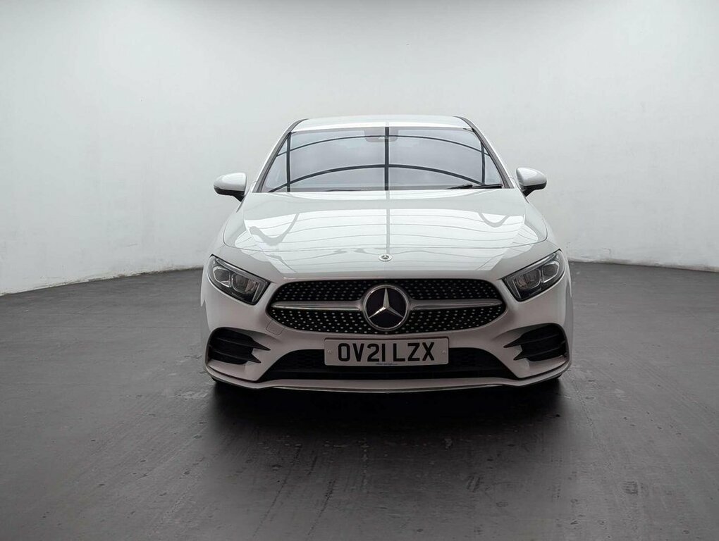 Mercedes-Benz A Class 1.3L Amg Line OV21LZX White #3