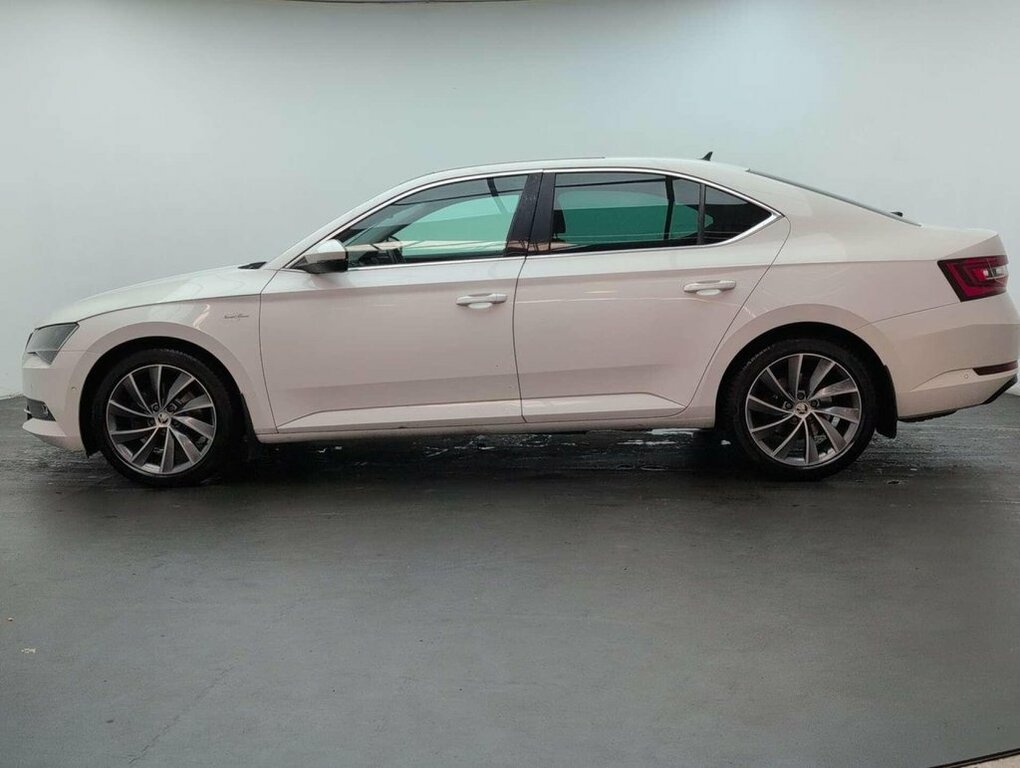 Skoda Superb 2.0 Superb Laurin Klement Tdi 4X4 4Wd DA17GKG White #5