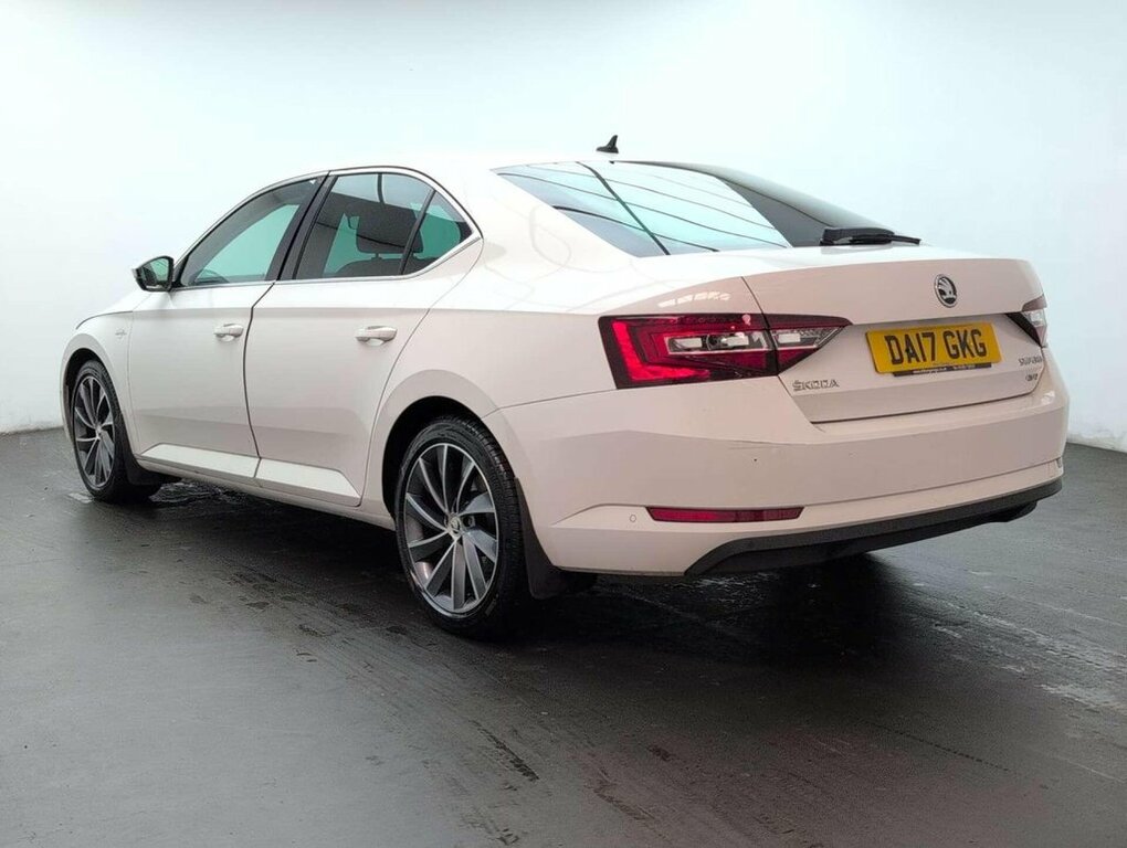 Skoda Superb 2.0 Superb Laurin Klement Tdi 4X4 4Wd DA17GKG White #6