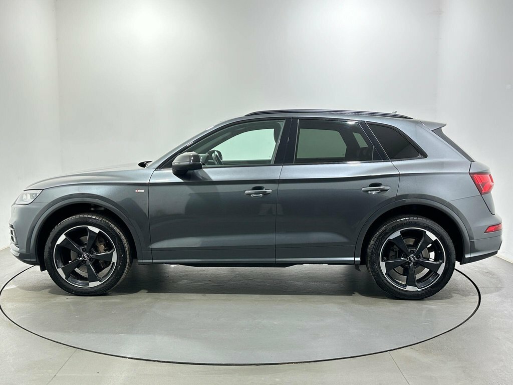 Audi Q5 2L Black Edition LT70EDU Grey #4