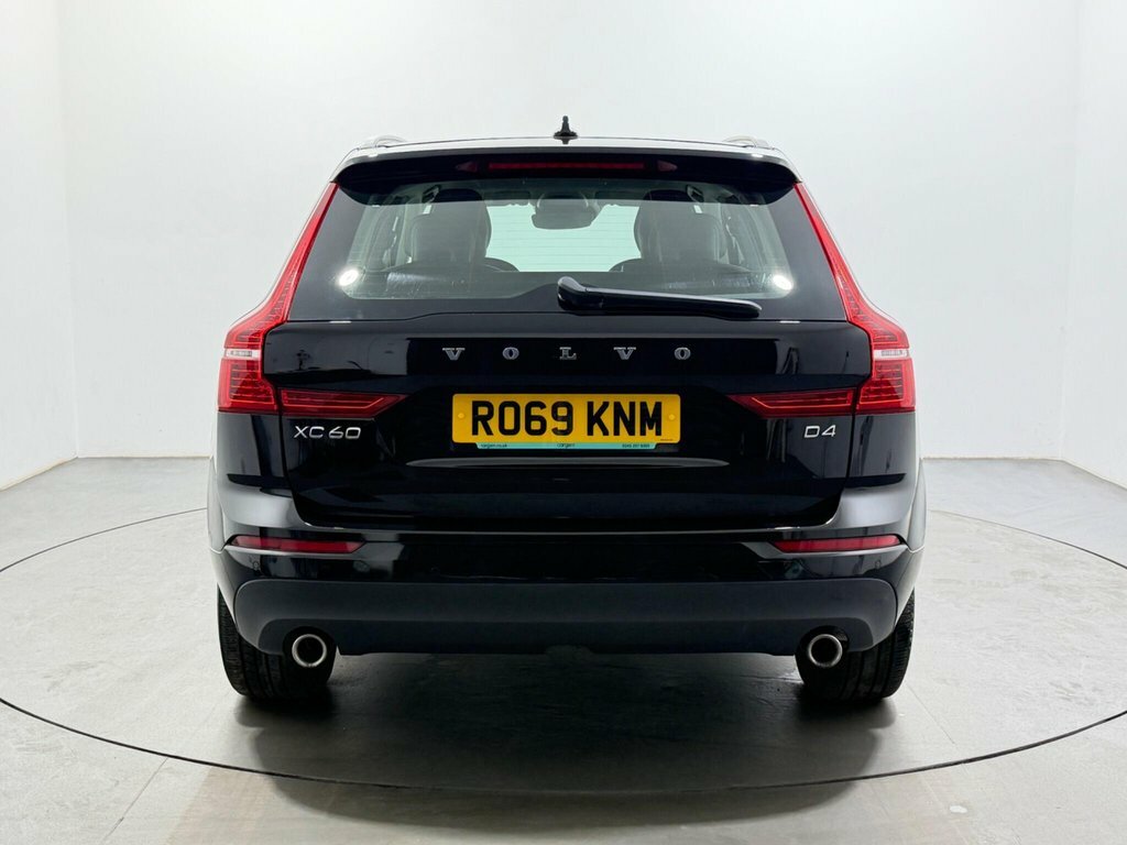 Volvo XC60 2L Momentum RO69KNM Black #6