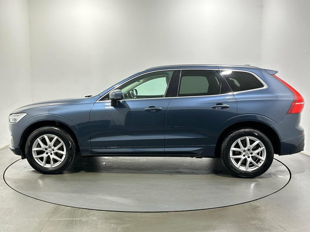 Volvo XC60 2L Momentum NA68HNT Blue #4