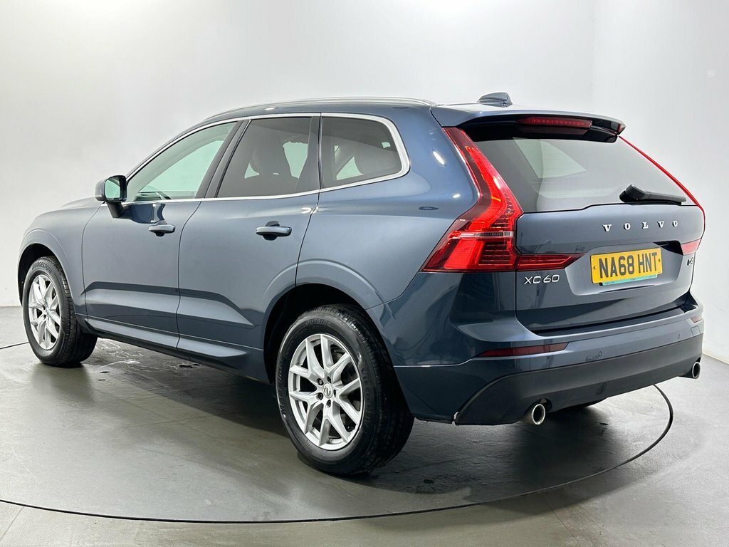 Volvo XC60 2L Momentum NA68HNT Blue #5