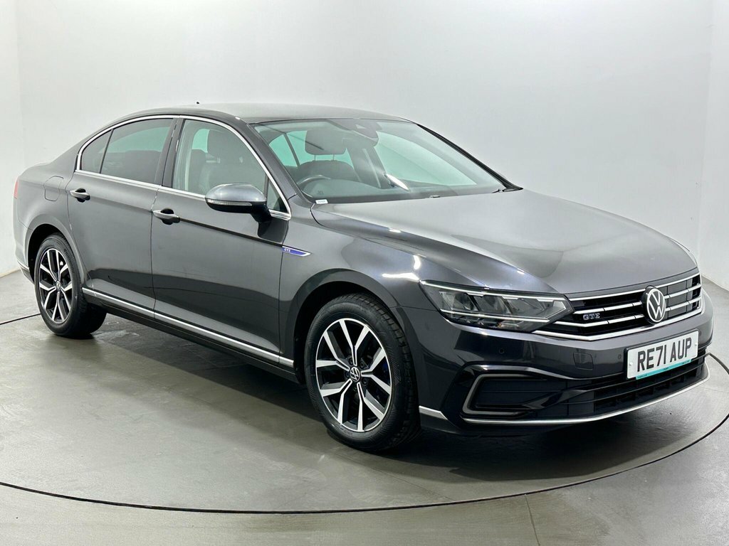 Volkswagen Passat 1.4L Gte Grey