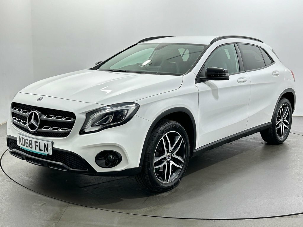 Mercedes-Benz GLA Class 1.6L Urban Edition KD68FLN White #3